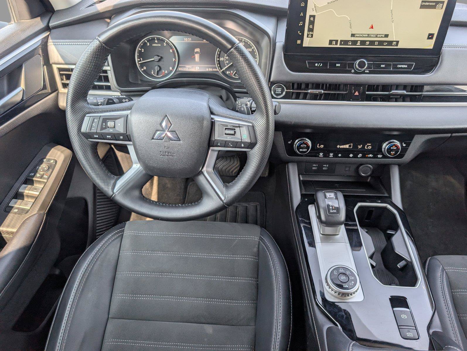 Used 2025 Mitsubishi Outlander SE AWD/4WD image 32