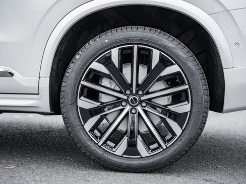 New 2026 Volvo XC90 B6 Ultra image 17