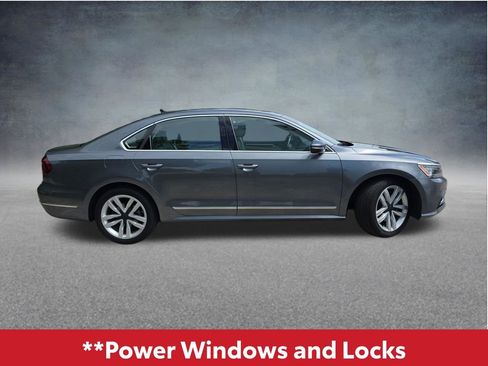 Used 2017 Volkswagen Passat 1.8T SE FWD image 3