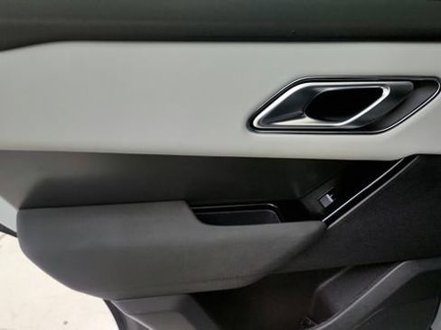 Used 2025 Land Rover Range Rover Velar Dynamic SE AWD/4WD image 47