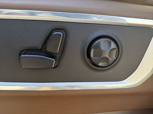 Used 2019 RAM 1500 Laramie AWD/4WD image 12