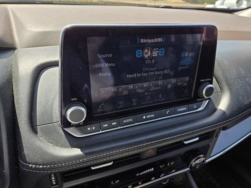 Used 2023 Nissan Rogue SV FWD image 16