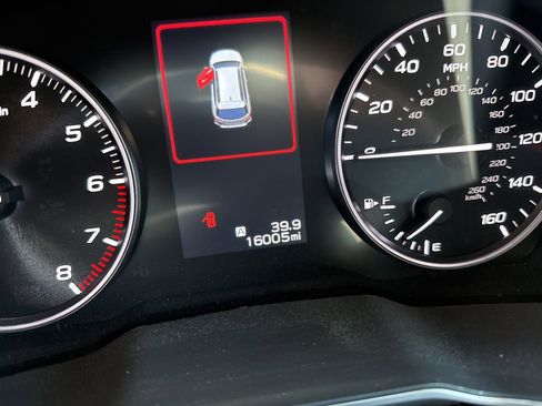 Certified 2025 Subaru Outback Touring AWD/4WD image 6