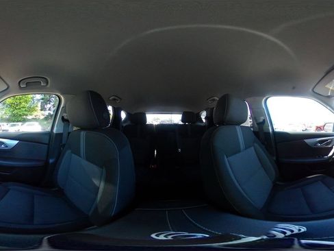 Used 2025 Chevrolet Blazer LT FWD image 43