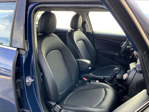 Used 2017 MINI Cooper 4-Door Hardtop FWD image 7