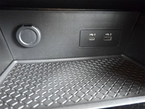 Used 2022 Nissan Pathfinder SL w/ SL Black Package image 16