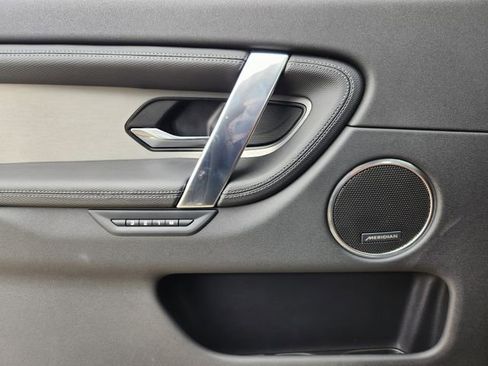 Used 2025 Land Rover Discovery Sport Dynamic SE image 22