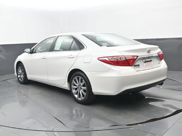 Used 2017 Toyota Camry XLE w/ Moonroof Package FWD image 3