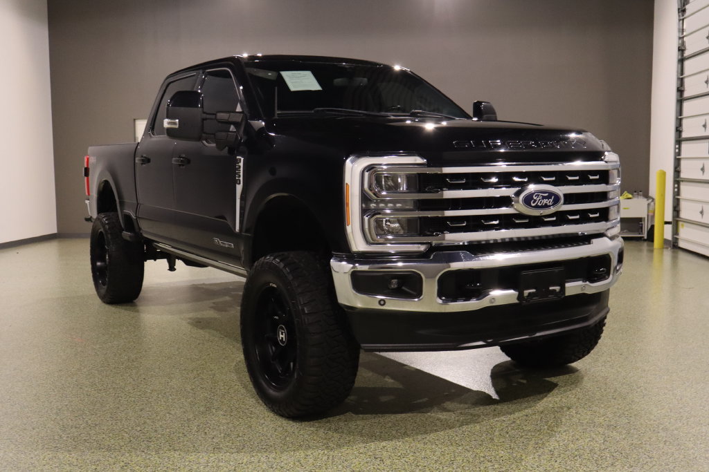 Used 2023 Ford F250 Lariat w/ Lariat Ultimate Package AWD/4WD image 1