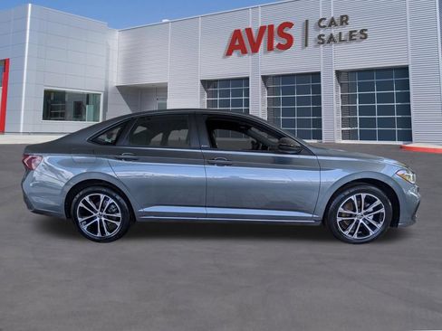 Used 2025 Volkswagen Jetta Sport FWD image 5