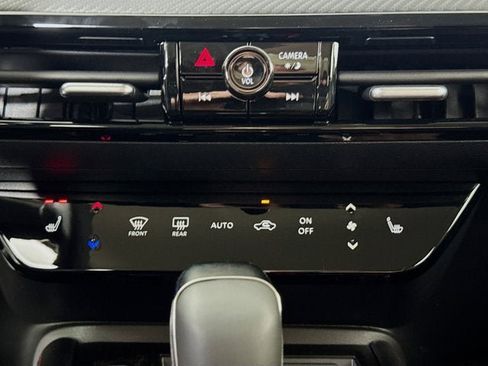 New 2026 Nissan Kicks SR w/ Cold Weather Package image 13