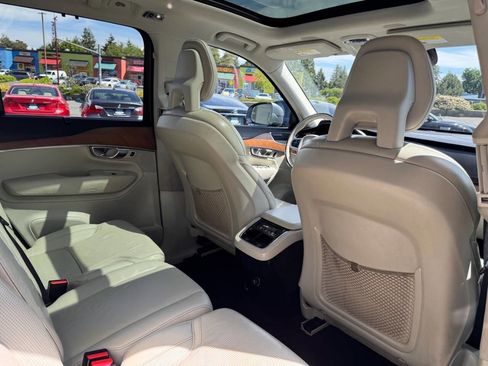 Used 2016 Volvo XC90 T6 Inscription w/ Vision Package AWD/4WD image 18