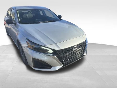 Used 2024 Nissan Altima 2.5 SV image 28