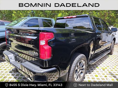 Used 2025 Chevrolet Silverado 1500 High Country w/ Technology Package image 4