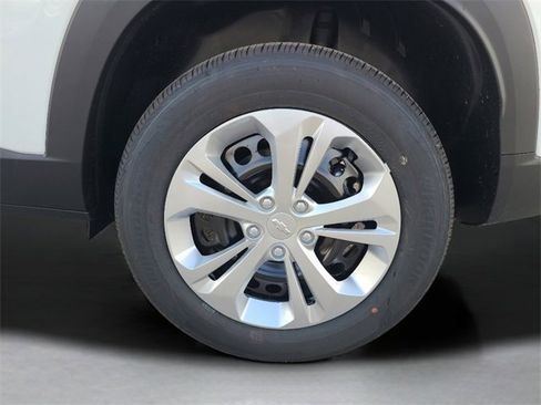 New 2026 Chevrolet Trax LS image 11