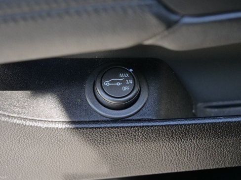 Used 2011 Cadillac SRX Luxury FWD image 18