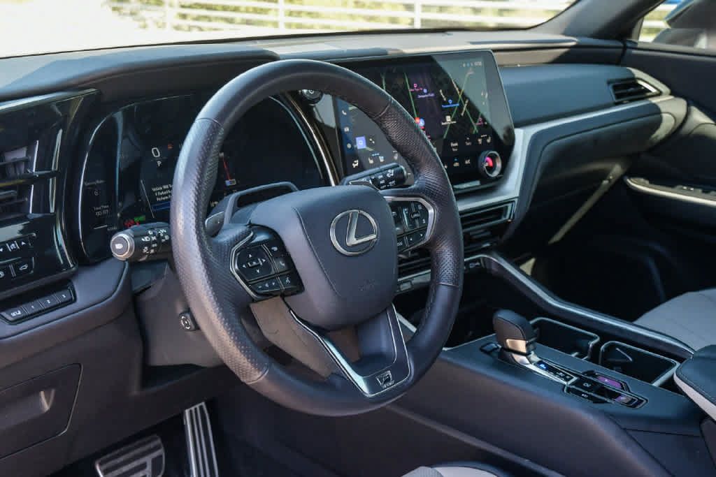 Used 2025 Lexus TX 500h AWD w/ Technology Package image 31