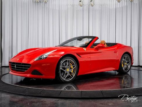 Used 2016 Ferrari California T RWD image 8