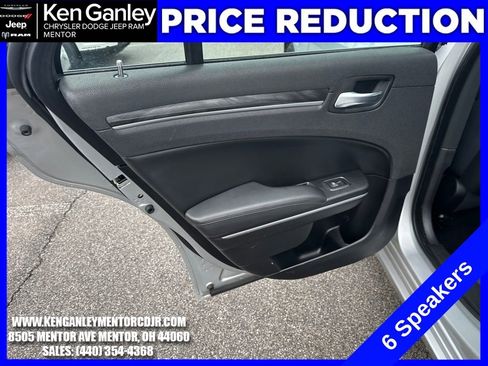 Used 2019 Chrysler 300 Touring w/ Driver Convenience Group image 19