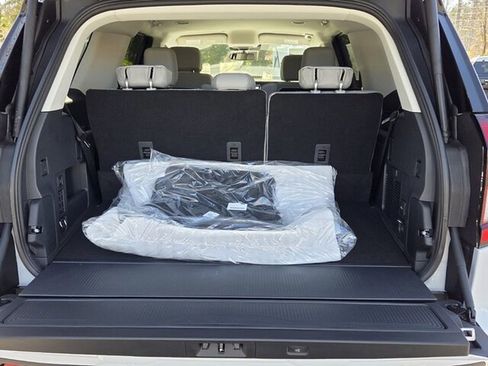 New 2026 Ford Expedition Active image 14