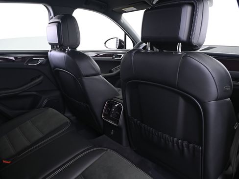 Used 2026 Porsche Macan GTS image 17