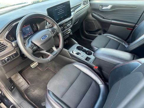 Used 2023 Ford Escape ST-Line w/ Tech Pack #1 AWD/4WD image 9