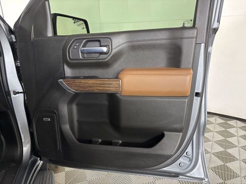 Used 2019 Chevrolet Silverado 1500 High Country w/ Technology Package image 26