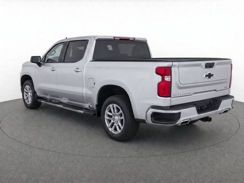 Used 2021 Chevrolet Silverado 1500 RST w/ Convenience Package II AWD/4WD image 7
