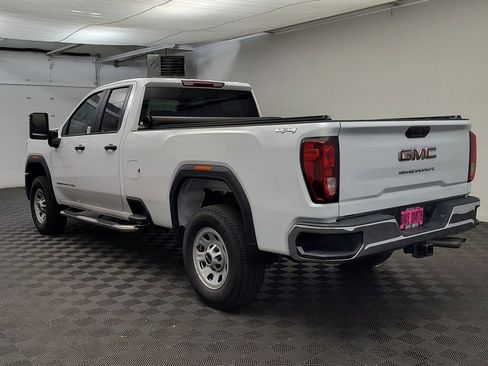 Used 2024 GMC Sierra 2500 Pro w/ Convenience Package image 3
