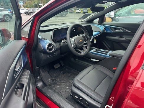 Used 2025 Chevrolet Equinox EV LT w/ Convenience Package II image 5