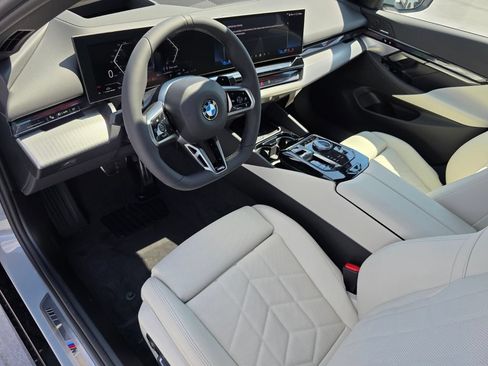 Used 2027 BMW 530i RWD image 8