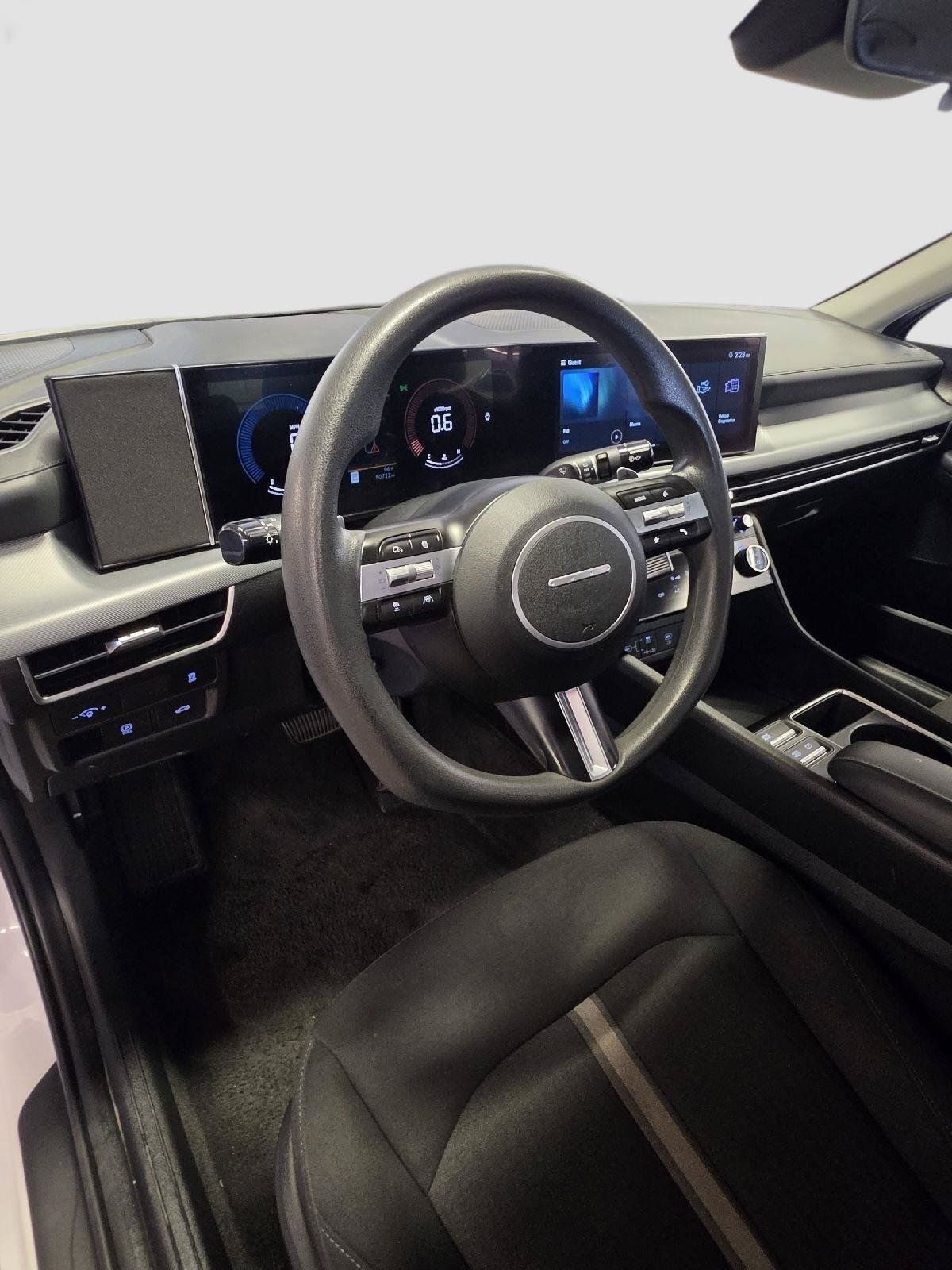 Used 2025 Hyundai Sonata SEL FWD image 25
