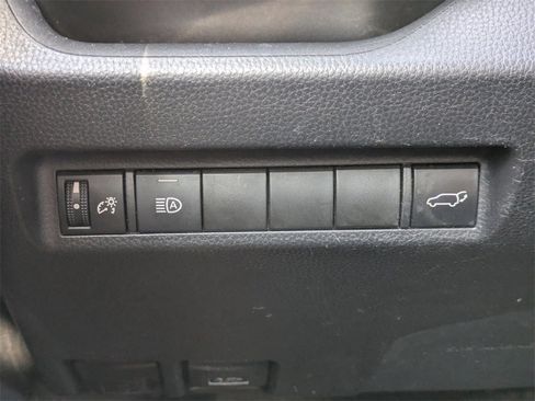 Used 2021 Toyota RAV4 XLE w/ Convenience Package image 27