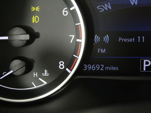 Used 2018 Nissan Murano SL w/ Cargo Package image 19