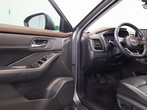Certified 2023 Nissan Rogue SV w/ SV Premium B Package AWD/4WD image 8