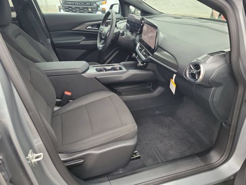 Used 2026 Chevrolet Equinox EV LT FWD image 16
