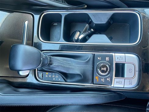 Used 2022 Kia Telluride EX image 17