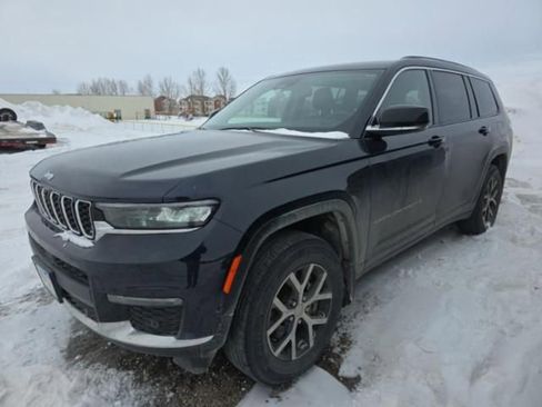 Used 2023 Jeep Grand Cherokee L Limited w/ Luxury Tech Group II image 19