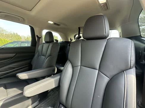 Certified 2025 Subaru Ascent Bronze Edition image 18