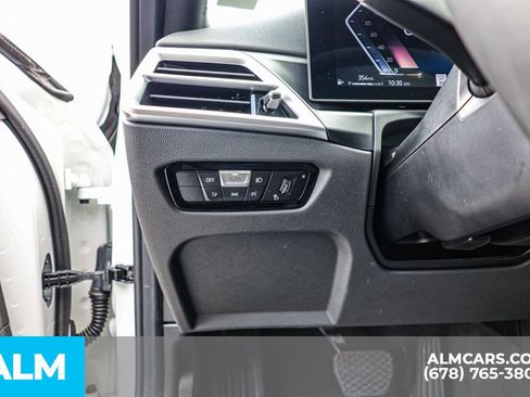 Used 2025 BMW 330i Sedan image 25