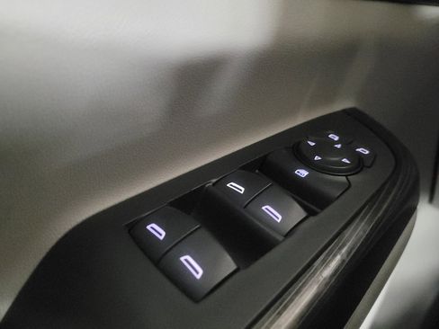 Used 2017 GMC Acadia SLT w/ LPO, Cargo Package FWD image 27