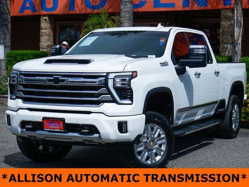 Used 2024 Chevrolet Silverado 2500 High Country w/ High Country Premium Package AWD/4WD image 4
