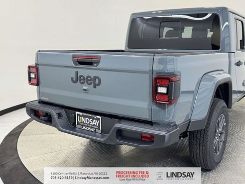 New 2026 Jeep Gladiator Sport image 9