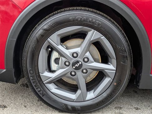 Used 2025 Kia K4 LXS image 31