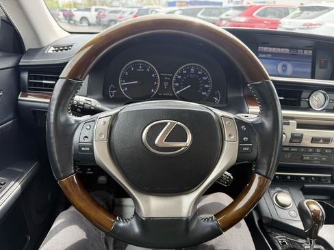 Used 2013 Lexus ES 350 w/ Luxury Pkg FWD image 14