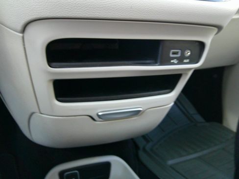 Used 2017 Chrysler Pacifica LX FWD image 28
