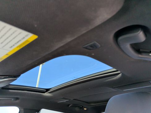 Used 2017 BMW 740i image 28