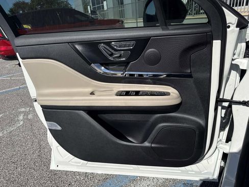 New 2026 Lincoln Corsair Premiere image 17