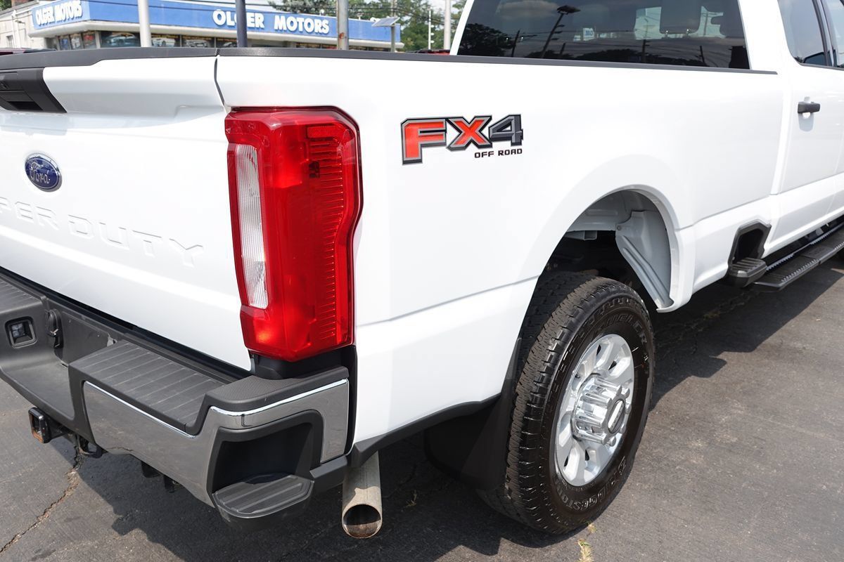 Used 2024 Ford F350 XLT w/ FX4 Off-Road Package AWD/4WD image 12