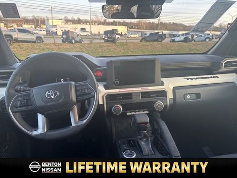 Used 2024 Toyota Tacoma TRD Off-Road image 13